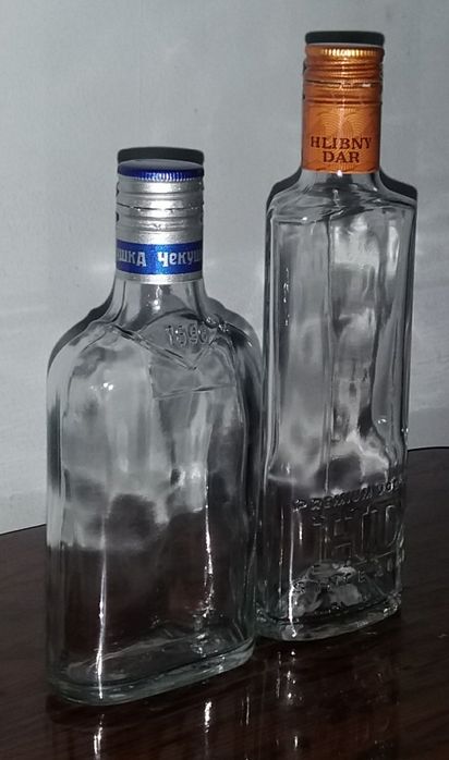 Скляні пляшки 0,2л та 0,25
