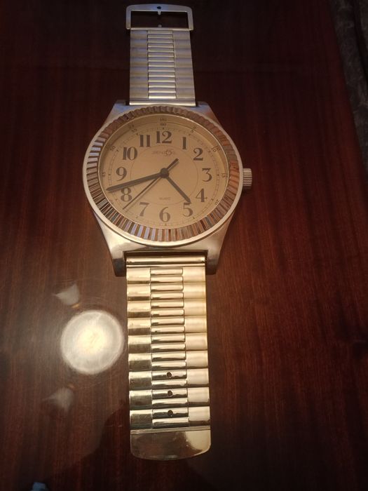 Zegar z czasów PRL-U