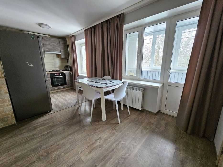 Здається 2-кімнатна квартира на вул.Ольжича,9