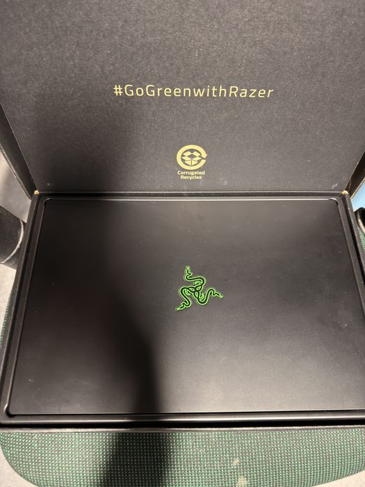 Razer Blade 15 Base 2020 i7 32GB RAM RTX2060
