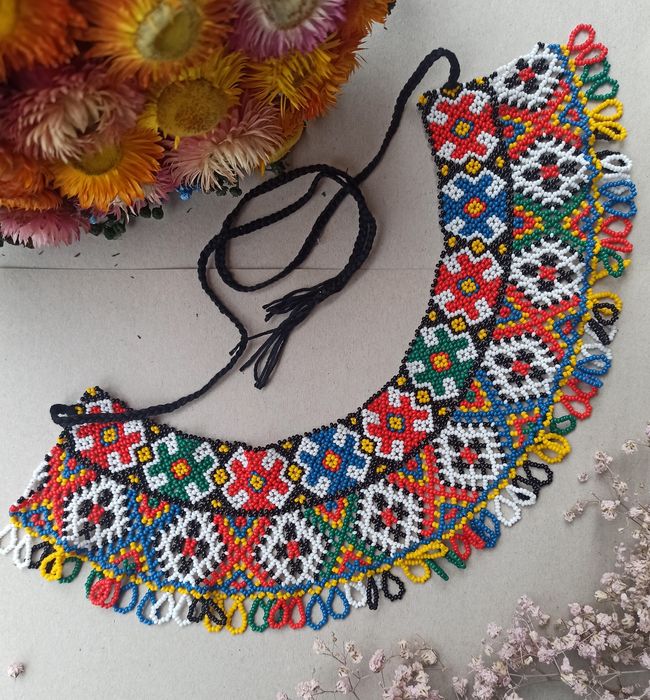 Етнічна силянка, прикраса з бісеру