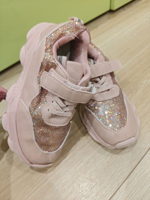 Adidasy, buty dla dziewczynki r.31