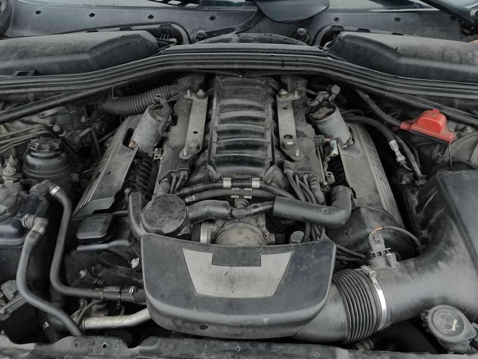 BMW E60 540i manual m pakiet rwd 306km