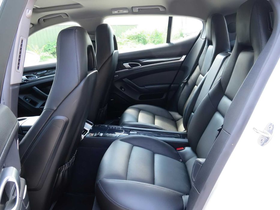 Porsche Panamera 4S      2015