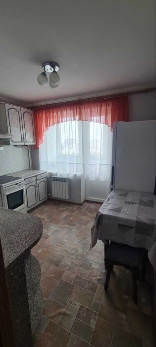 1 кімнатна після ремонту, дуже тепла, проспект Гонгадзе, Виноградар