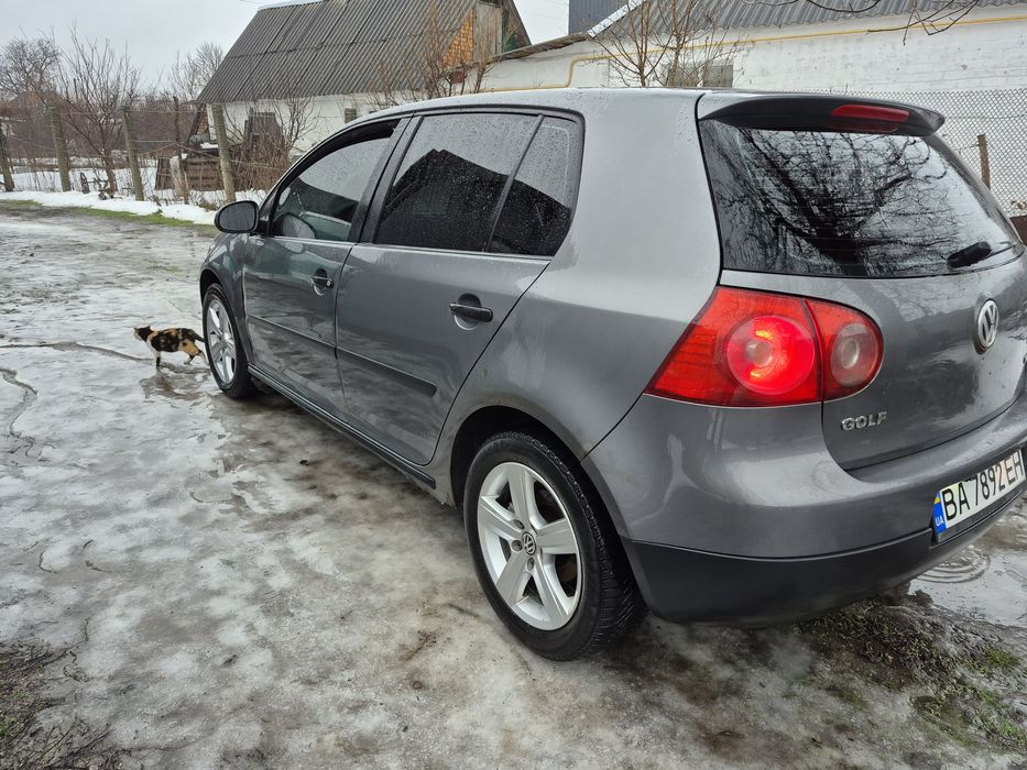 В продаже гольф пятый