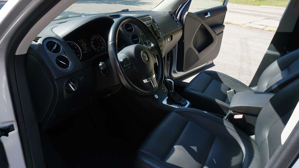 Volkswagen Tiguan R-Line      2016