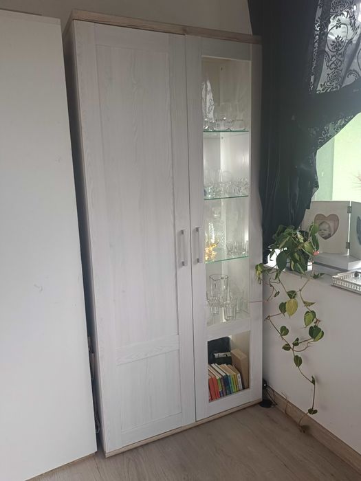 Witryna z oświetleniem