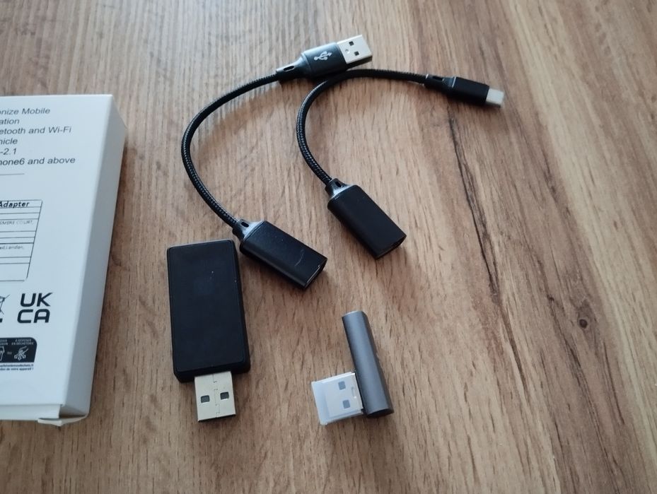 Bezprzewodowy adapter Apple CarPlay