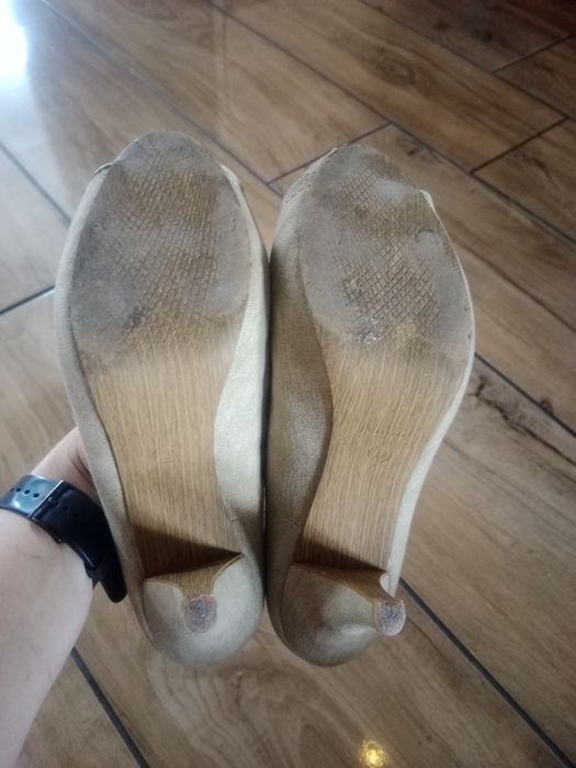 Szpilki na wysokim obcasie
