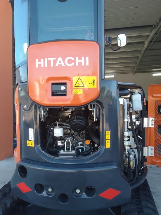 Mini giratória escavadora Hitachi ZX33U