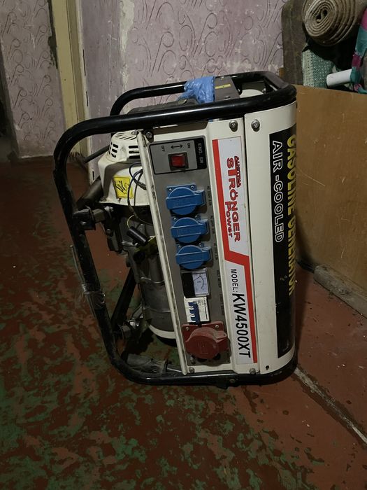 Генератор Stronger KW4500XT рабочий