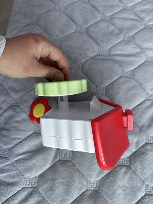 Дитяча музична крусель на ліжечко chicco, добрий стан, без дефектів.