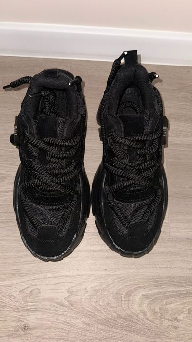 Кросівки 43 розмір (устілка 28 см)