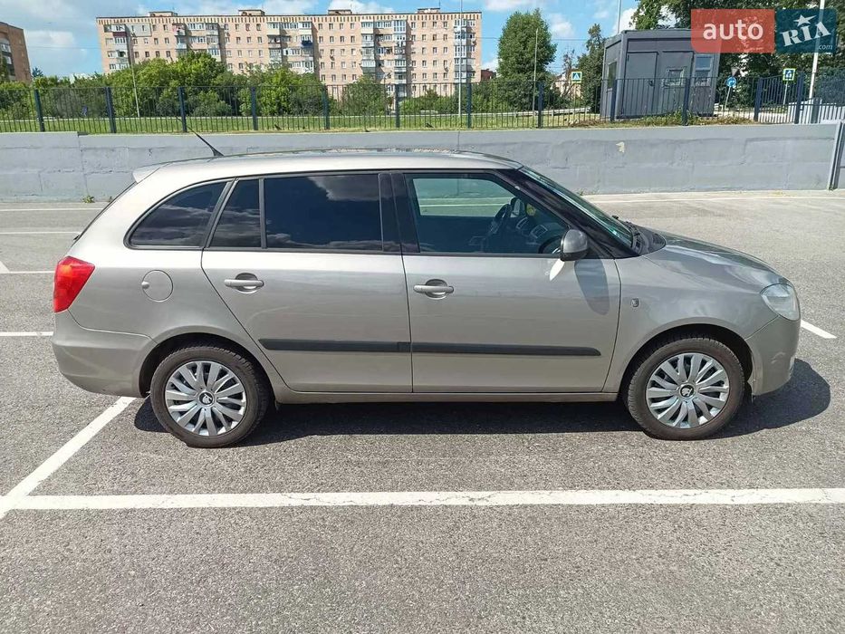 Skoda Fabia 2 2008, 1.6 бензин
