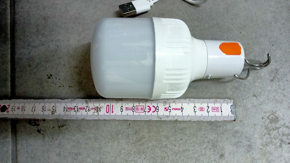 Lampka żarówka LED mała przenośna ładowana USB ok 500 lumenów