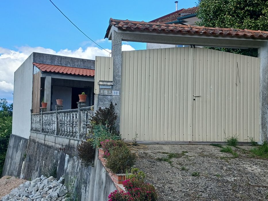 Moradia T5 à venda em Nespereira Alta