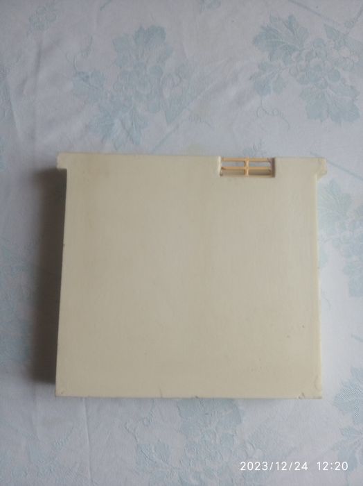 Кормушки для бджіл,нуклеусні