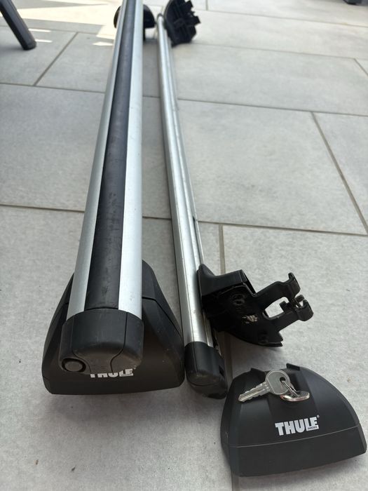 Relingi dachowe Thule Renault Megane II Sedan