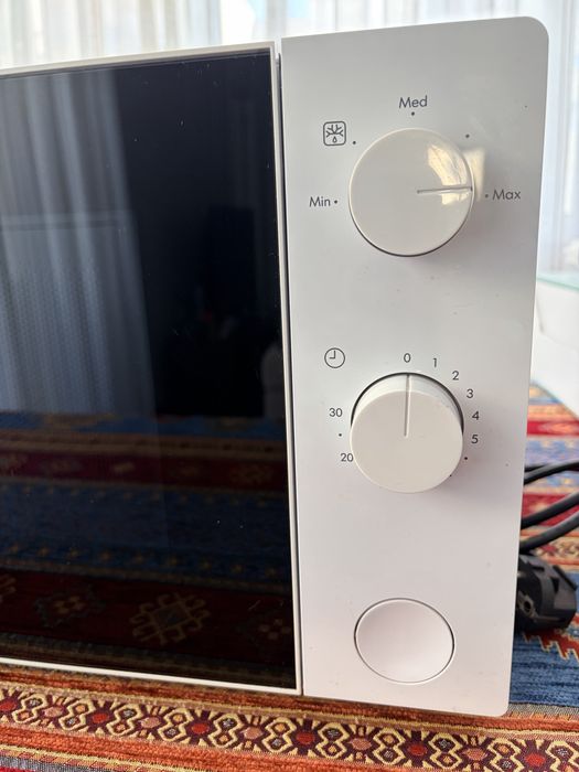 Microondas IKEA ótimo estado