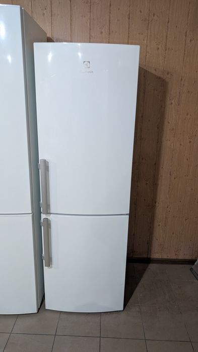 Холодильник  Electrolux
