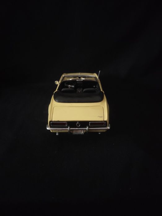 Miniatura escala 1:18 Chevrolet RS/SS 396