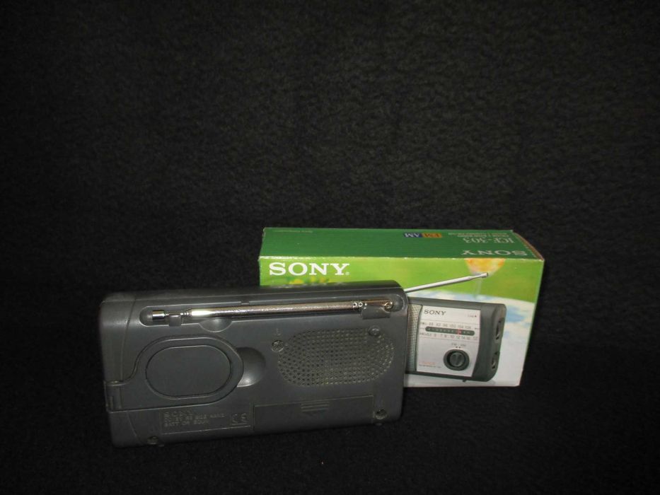 Rádio Portátil Sony ICF‑303 FM/AM Completo com Caixa e Manual