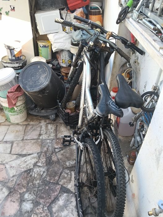 Bicicletas montanha downhill