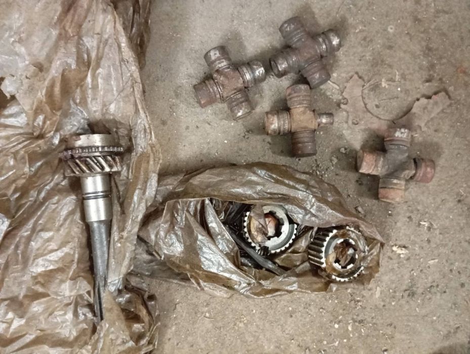 Продам ступиці ,ваз,цапфи,запчастини,москвич,уаз