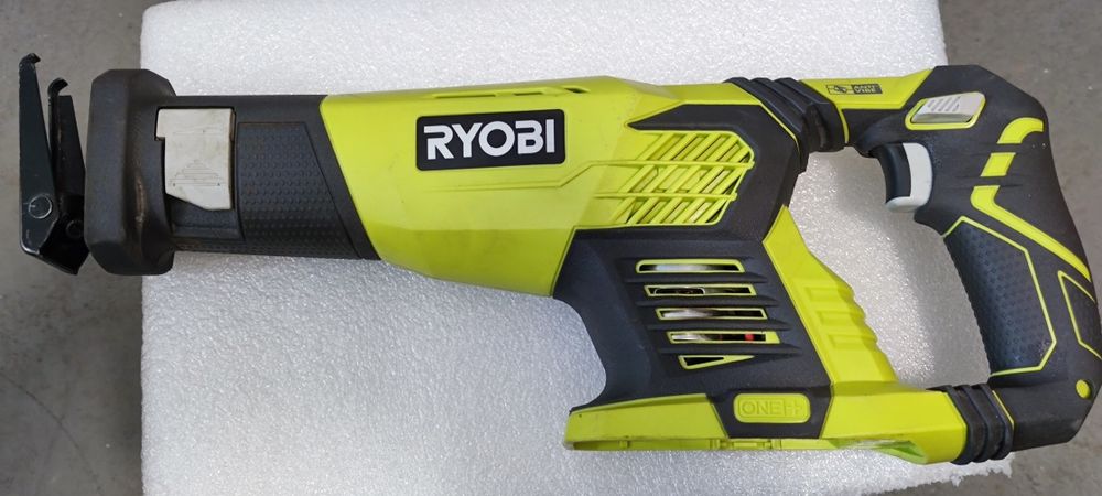 Piła szablasta Ryobi 18V One Plus. Lisica, lisi ogon