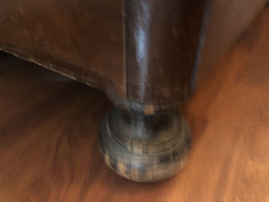 Comoda secular com pedra mármore.