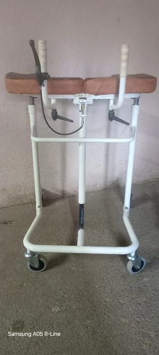 Ходунки з опорою під лікті