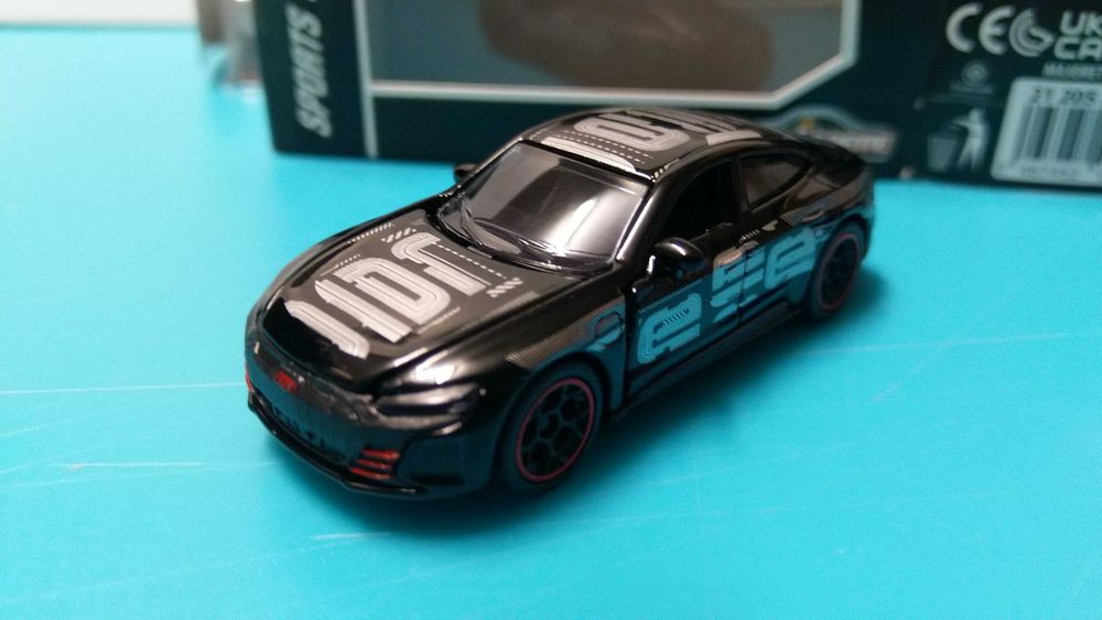 Audi RS e-tron GT (2024) - Miniatura escala 1/63 Majorette Sports Cars