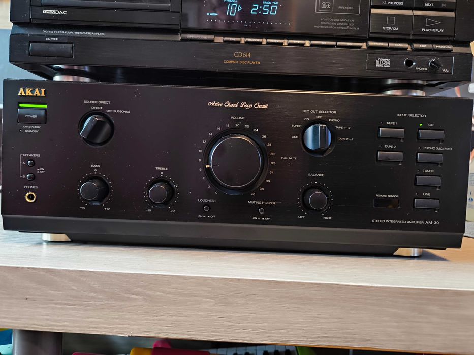 Wzmacniacz AKAI AM-39 - brak pilota