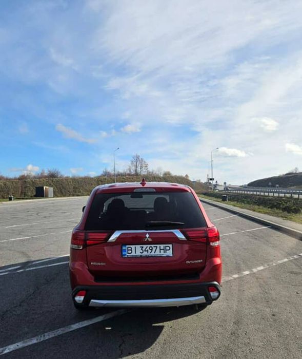 Mitsubishi Outlander 2017 року