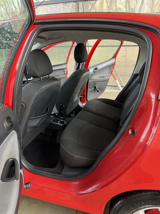 Продається Пежо 206