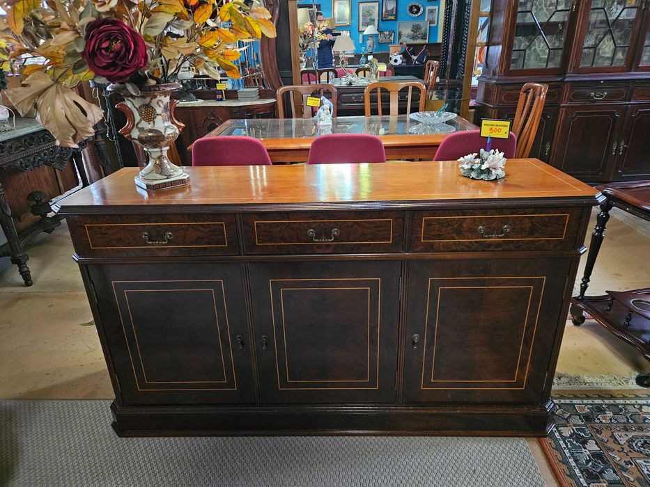 Aparador em madeira - Muito bom estado geral