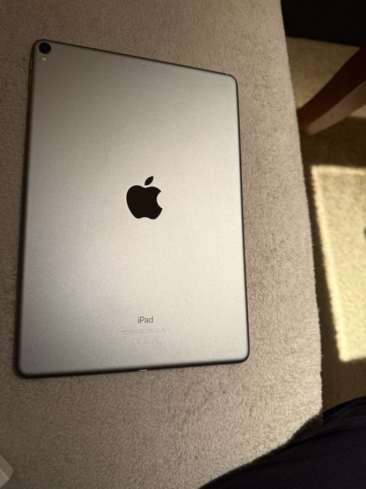 Ipad pro 10.5 wifi 64gb + kalawiatura smart keyboard