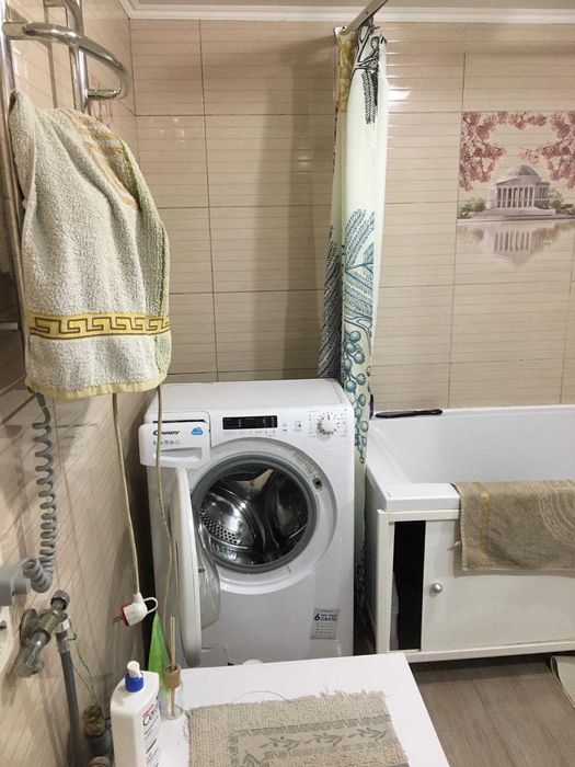 Великий будинок з сучасним ремонтом в Гребінках