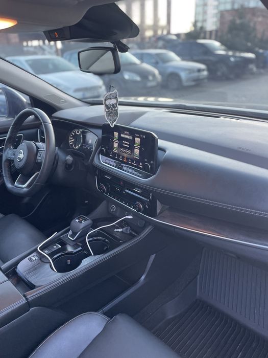 Nissan Rogue t33 SL 2,5