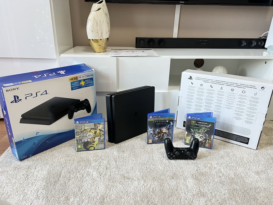 PlayStation 4 + Comando + Jogos ( impecavel )
