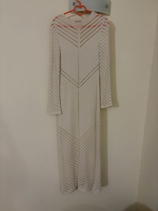 Вязаное платье бежевое