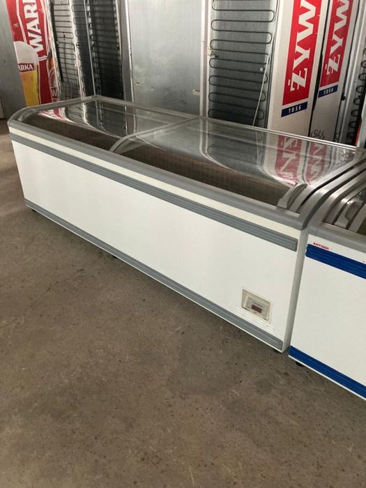 Zamrażarka Aht Paris 250 cm . 800 l . witryna mrożnicza