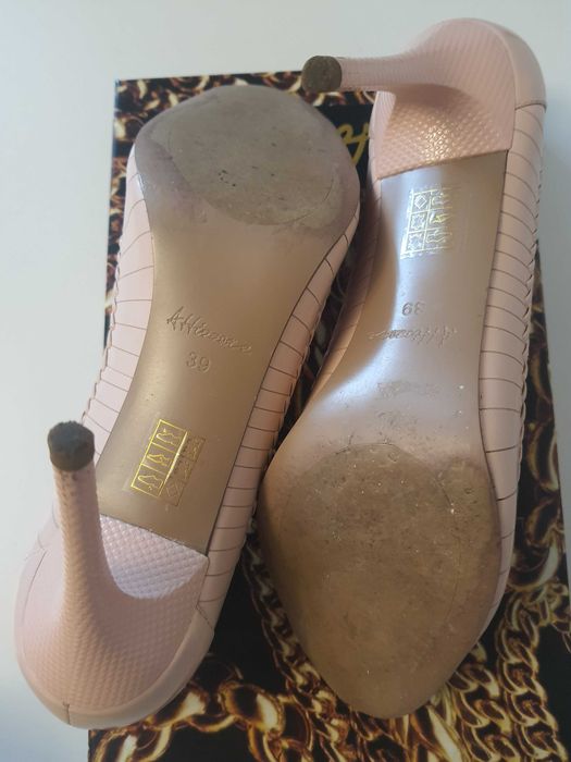 Жіночі шкіряні рожеві туфлі з відкритим носочком на підборах, 39-40р