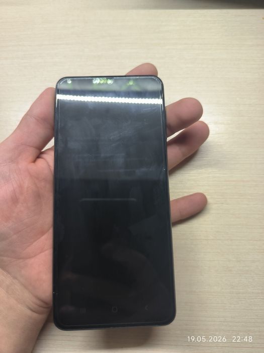 Samsung Galaxy A12 (64GB) — Рабочий в хорошем состоянии