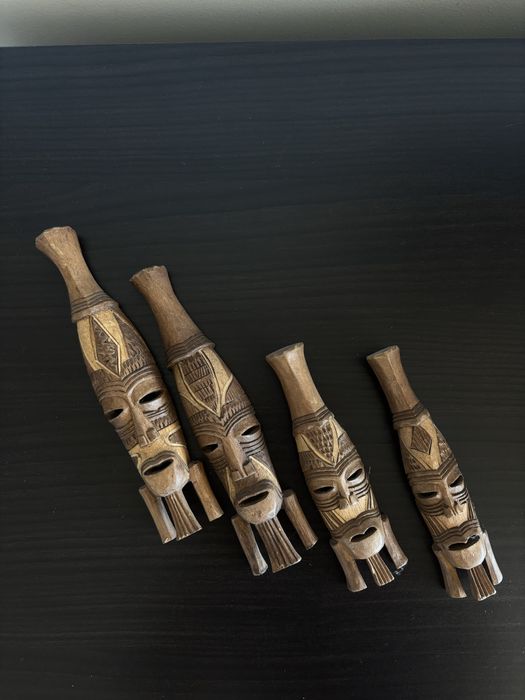 Esculturas Africanas em pau preto.