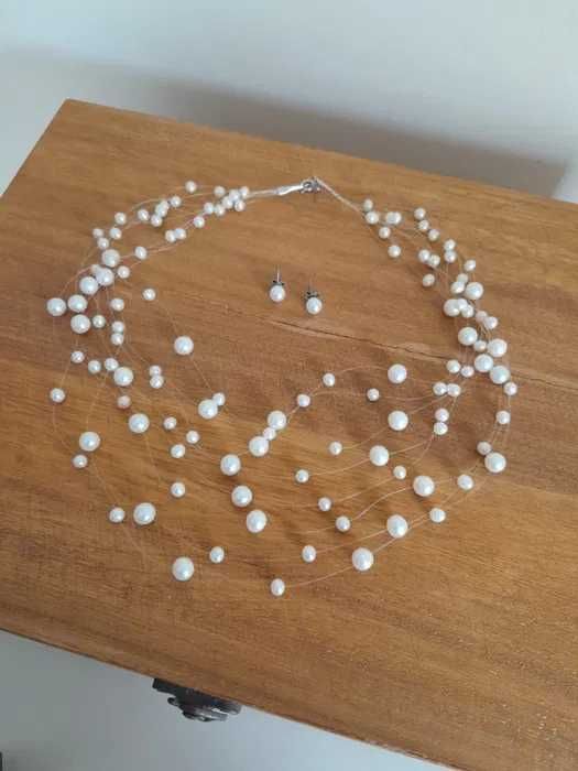 Conjunto colar e brincos de pérolas (Ourivesaria Rodrigues)