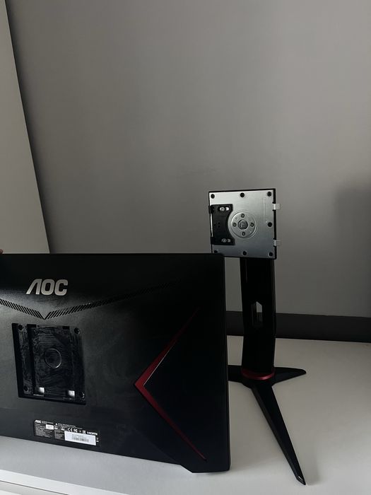 Monitor AOC 24” 144hz 1ms FreeSync