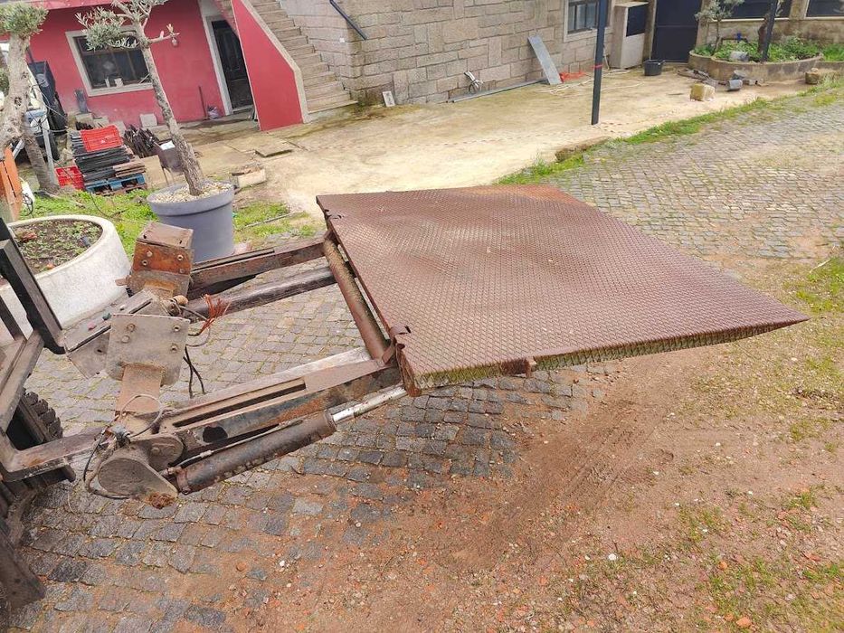 Plataforma elevatória completa 12V caixa aberta