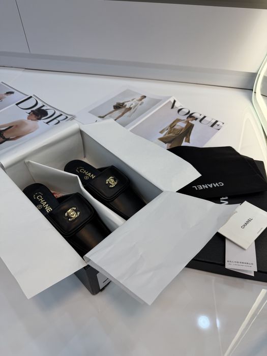 Шльопки від Chanel new 2026